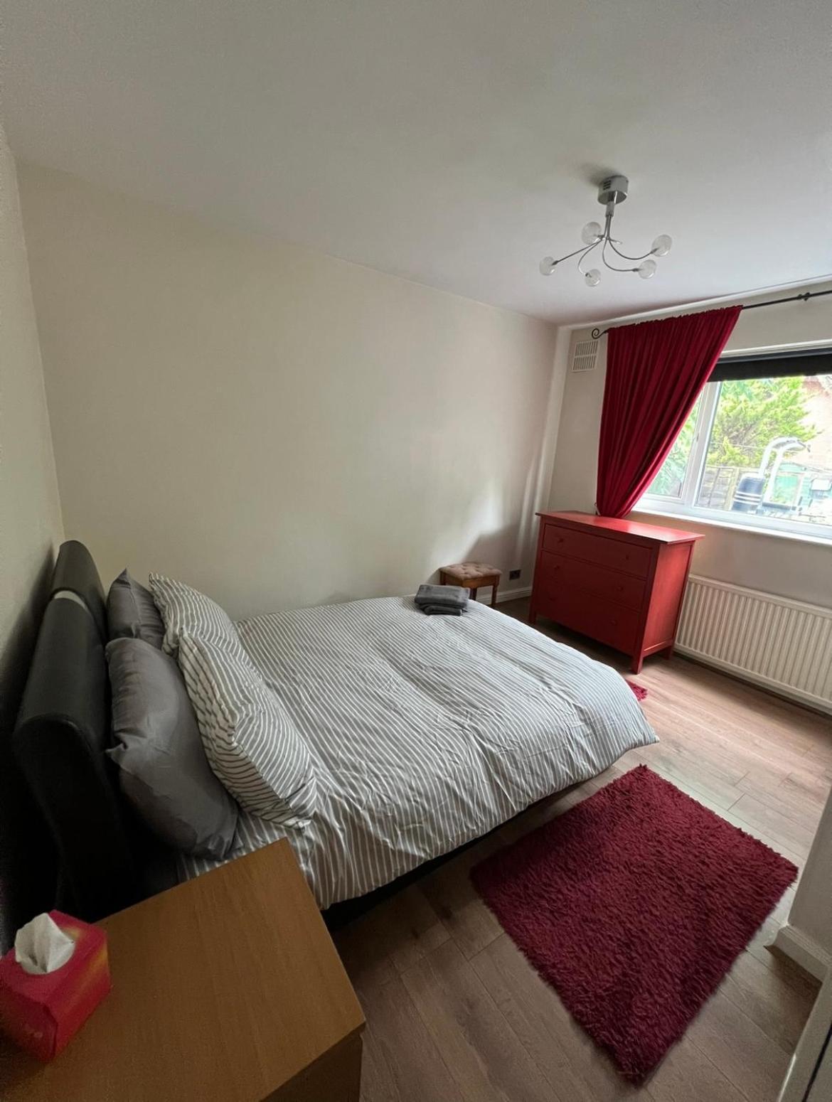 20Mins To Bakerst, Harry Potter & Wembley Stadium! Apartment Northwood  Exterior photo